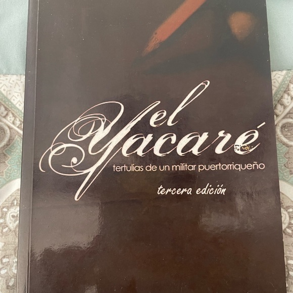 Books in Spanish, Puerto Rico authors - Picture 14 of 16